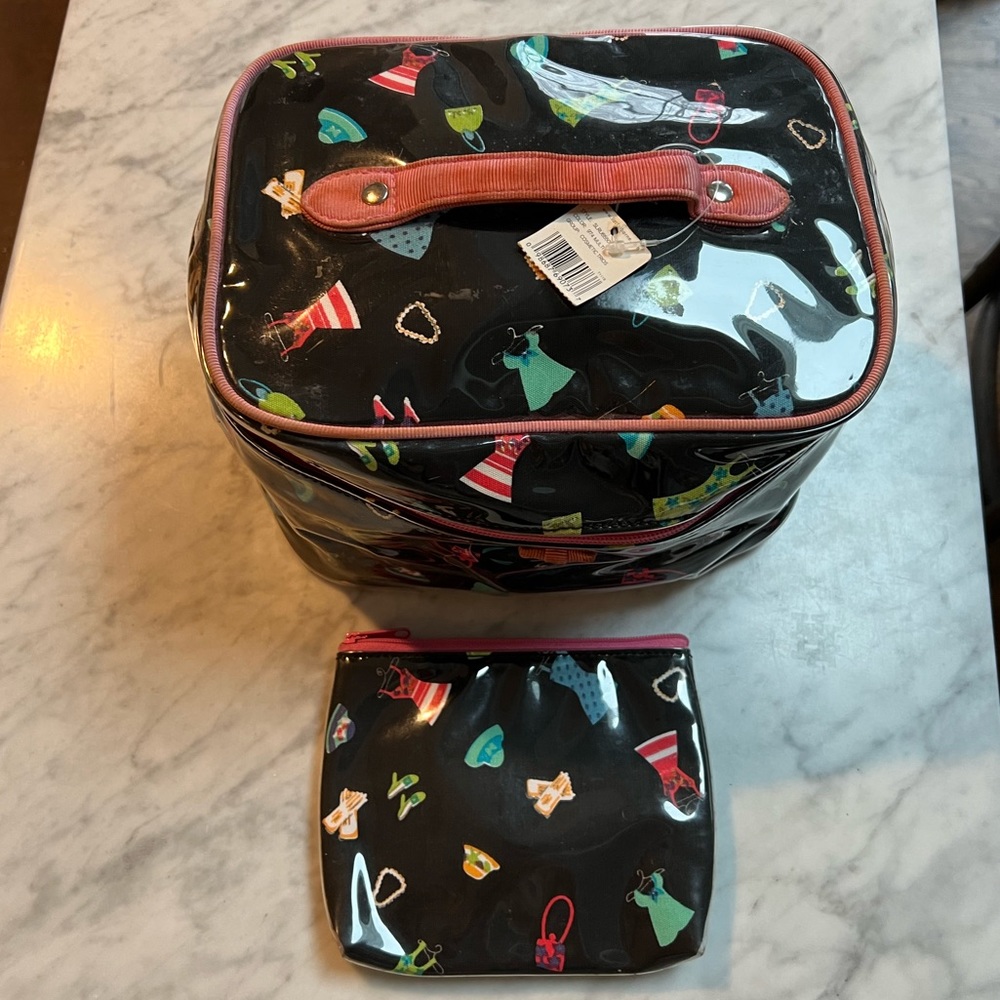 NWT Liz Claiborne Set of 2 Cosmetic/ Makeup Bags